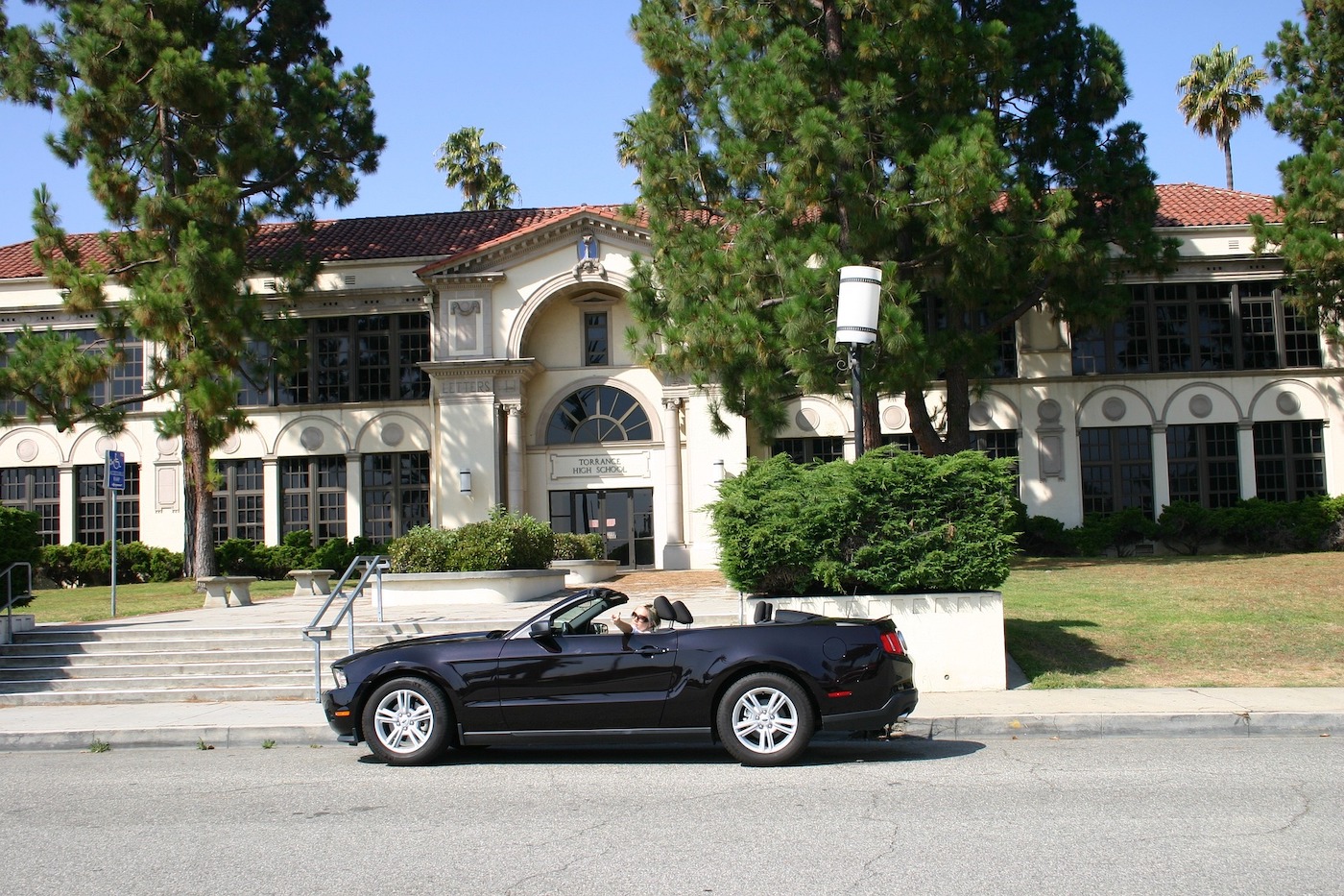 Big Bus Celebrity Homes & Lifestyle TourHollywood Sign Tour