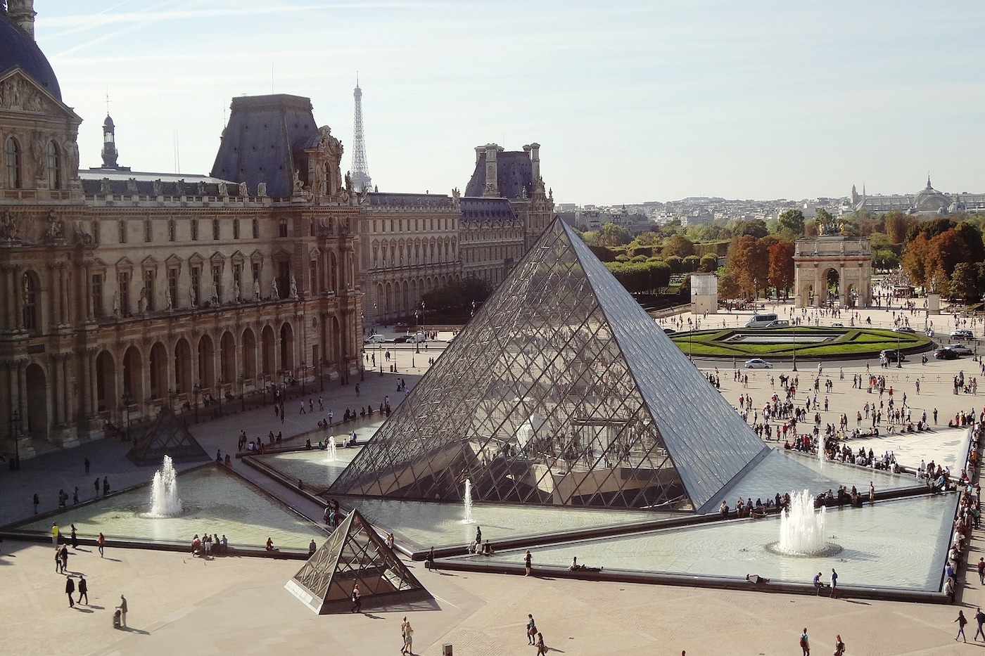 La pyramide du musée du Louvre