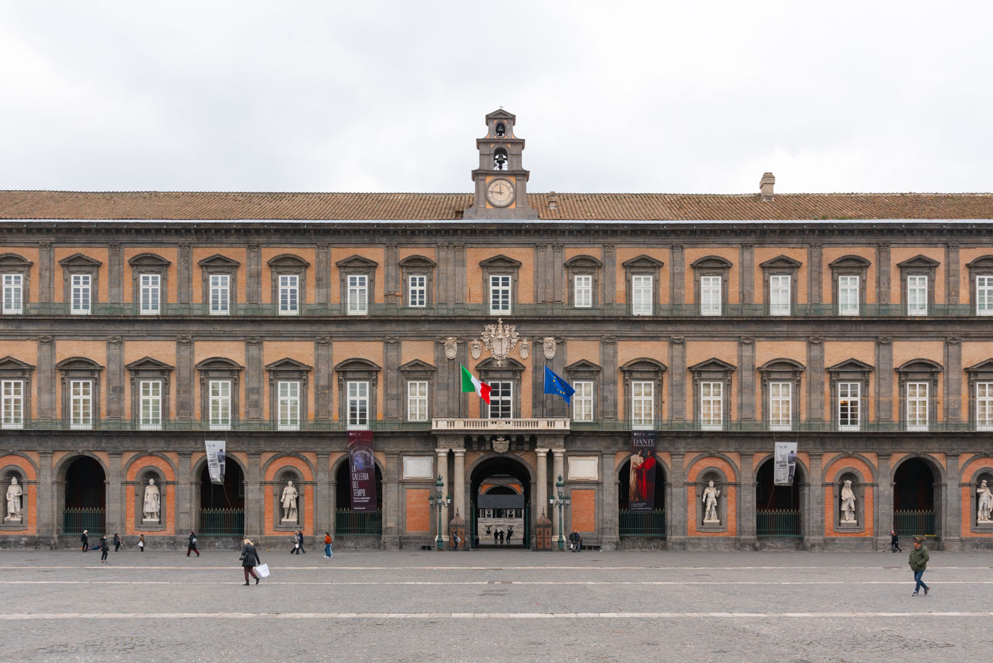 Palais royal de Naples